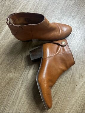 Coach Leather Ankle Booties Brown Cognac Gold Logo Button Side Zip Block Heel